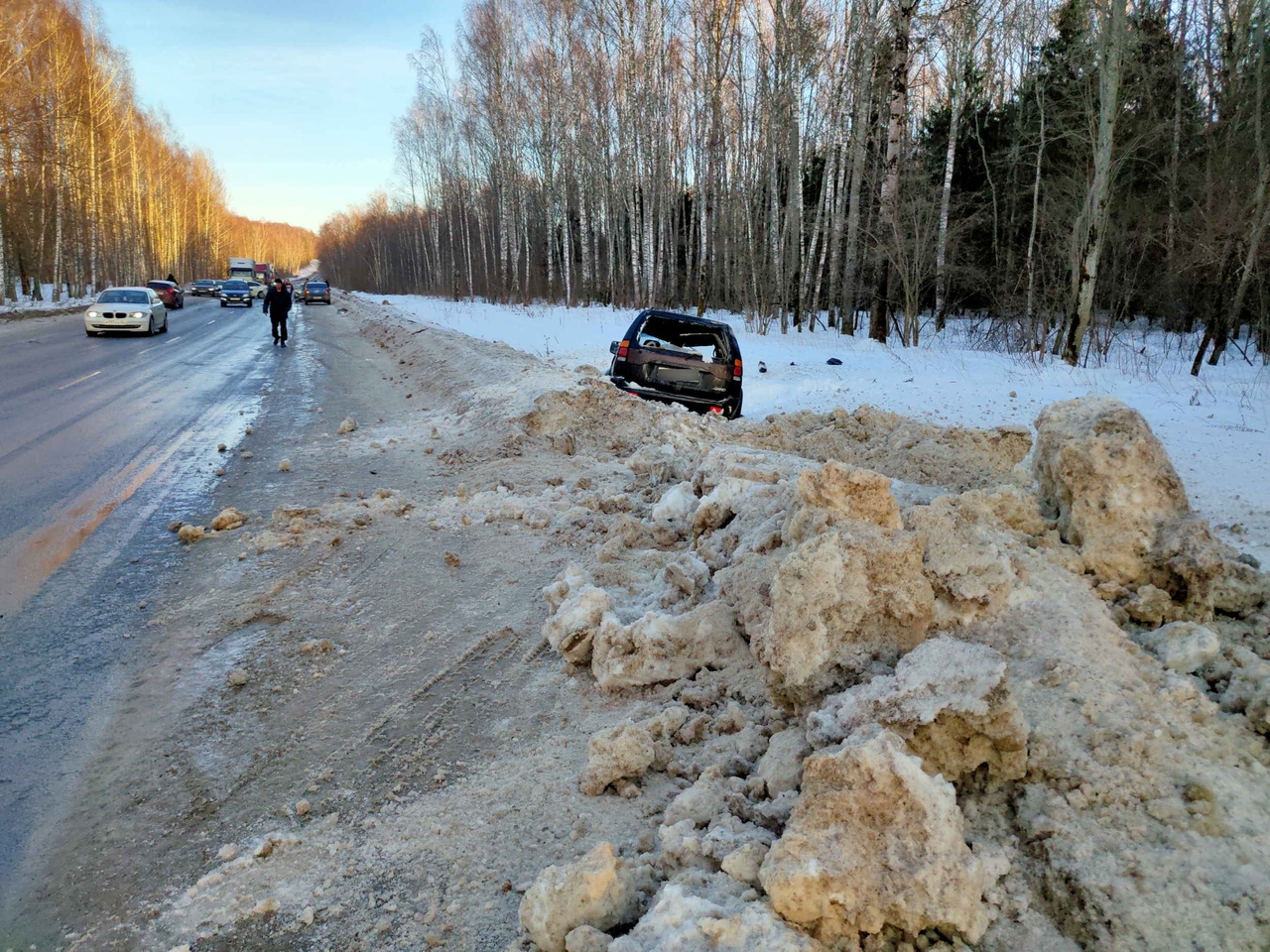 Один человек находится в критическом состоянии»: в ГИБДД рассказали о  нескольких ДТП на трассе в Ярославской области | Первый ярославский  телеканал