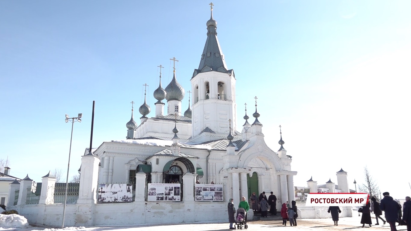 Сотни паломников посетили село Годеново в Ростовском районе