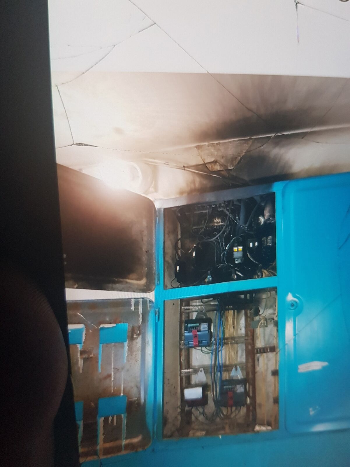 Два хлопка и возгорание: жители Некрасовского района рассказали о своей беде