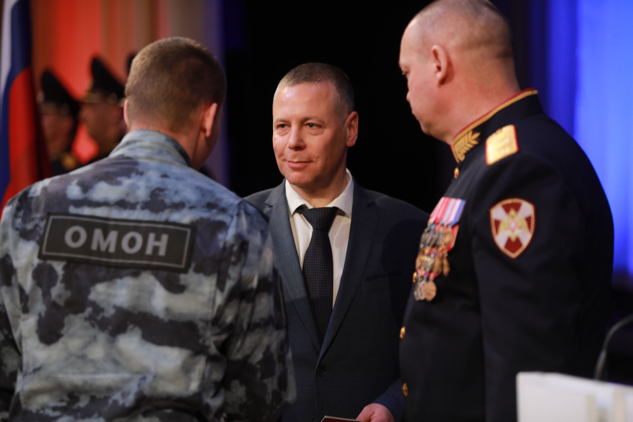 ​Михаил Евраев вручил награды сотрудникам регионального управления Росгвардии