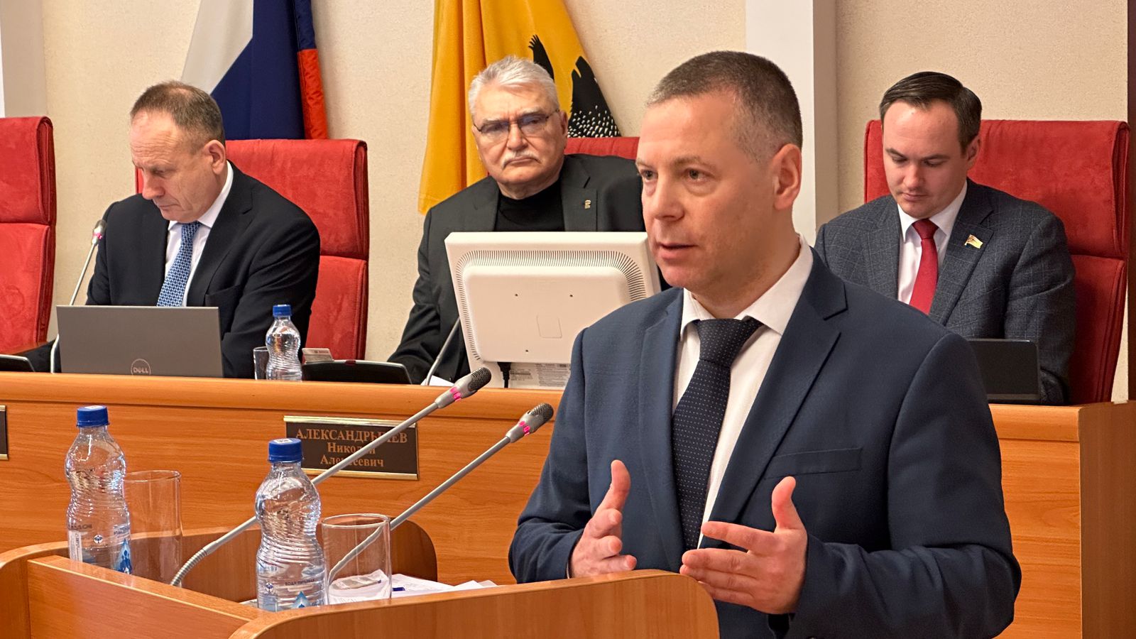 Губернатор Михаил Евраев отчитался перед областными депутатами о работе в минувшем году