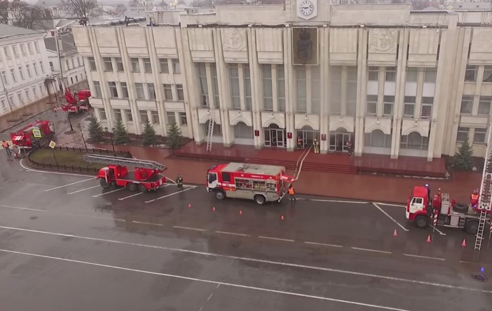 Из здания областного правительства эвакуировали порядка двухсот человек