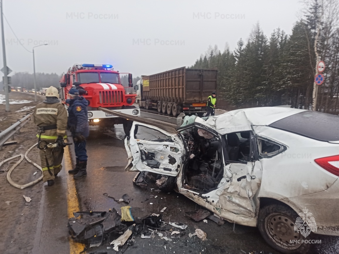 Погибли двое: подробности смертельной аварии на трассе в Даниловском районе