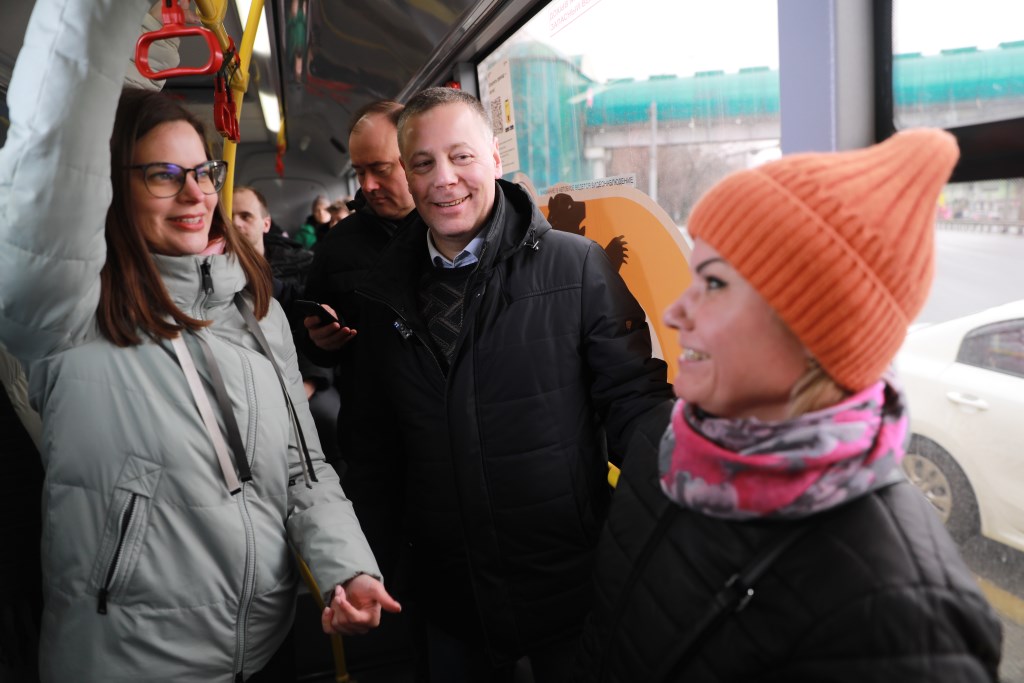 Глава региона Михаил Евраев лично проверил выход новых автобусов на маршруты в Ярославле