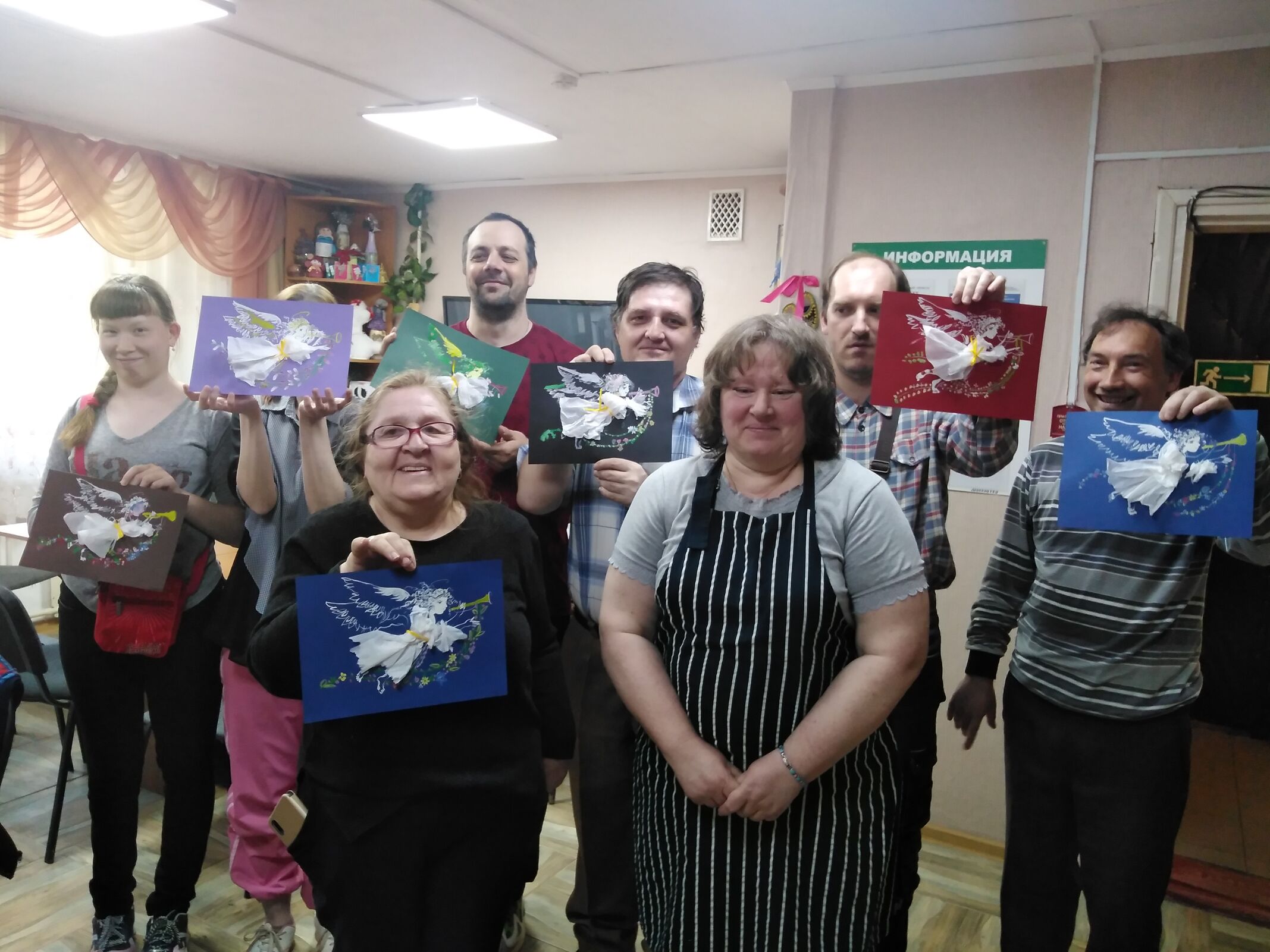 В Ярославле Союз художников России проводит мастер-классы для пожилых людей и инвалидов
