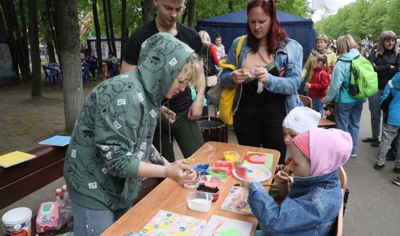 Два семейных праздника в одном: в Ярославле отметили день семьи и день защиты детей