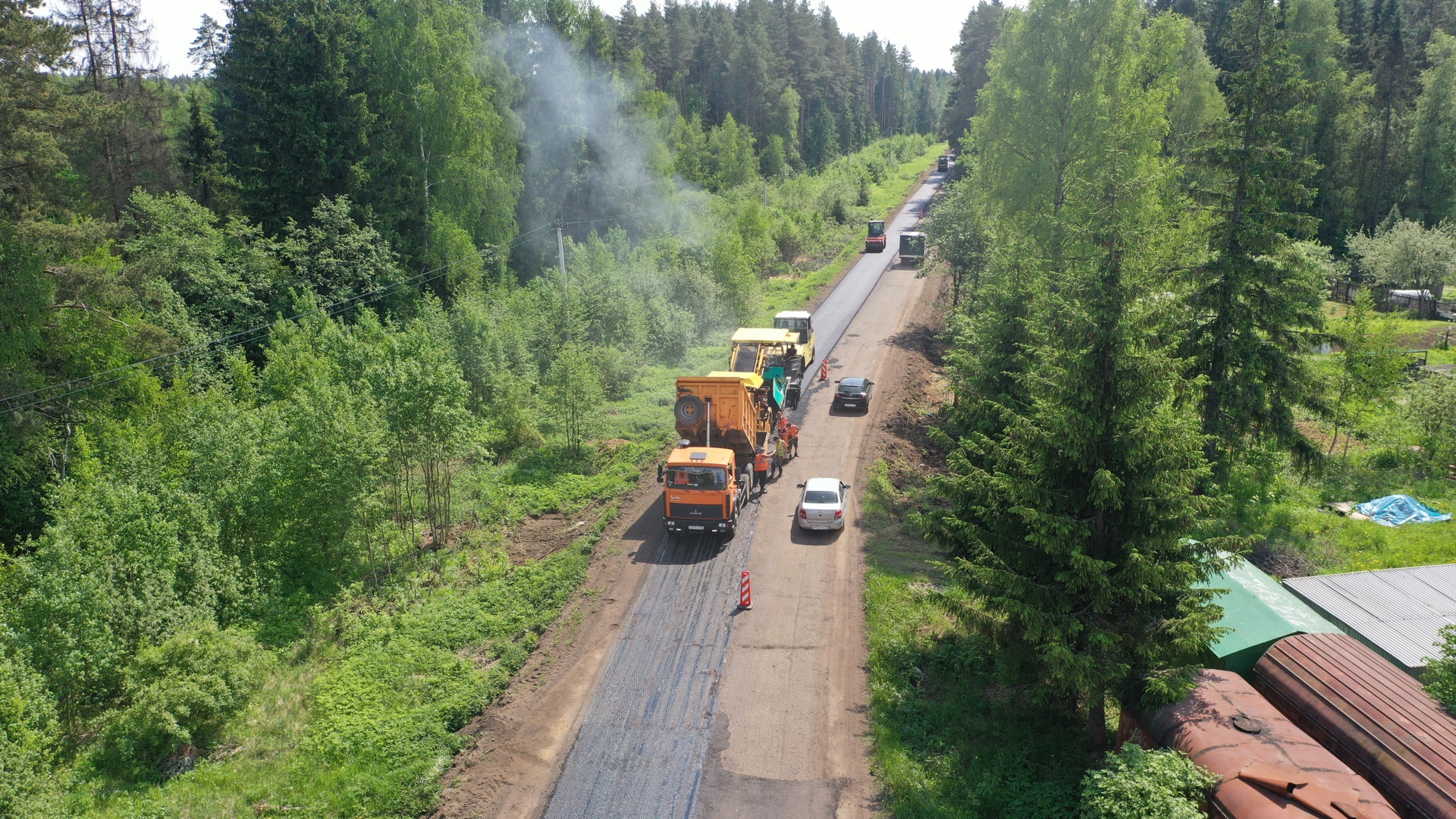 За ремонтом дорог в Ярославской области следят камеры на асфальтоукладчиках