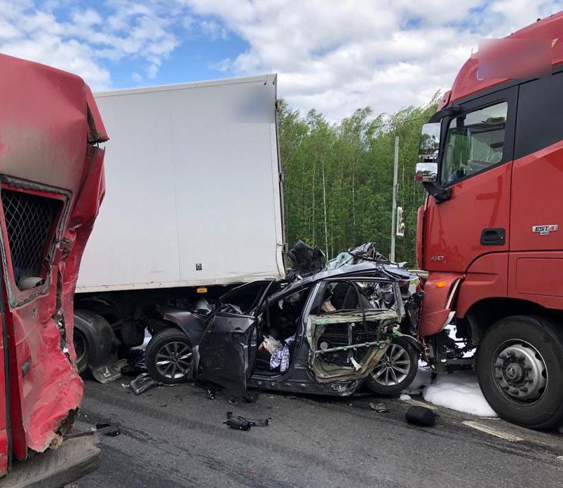 Смертельная авария на трассе М-8. Под Ростовом столкнулись 7 автомобилей