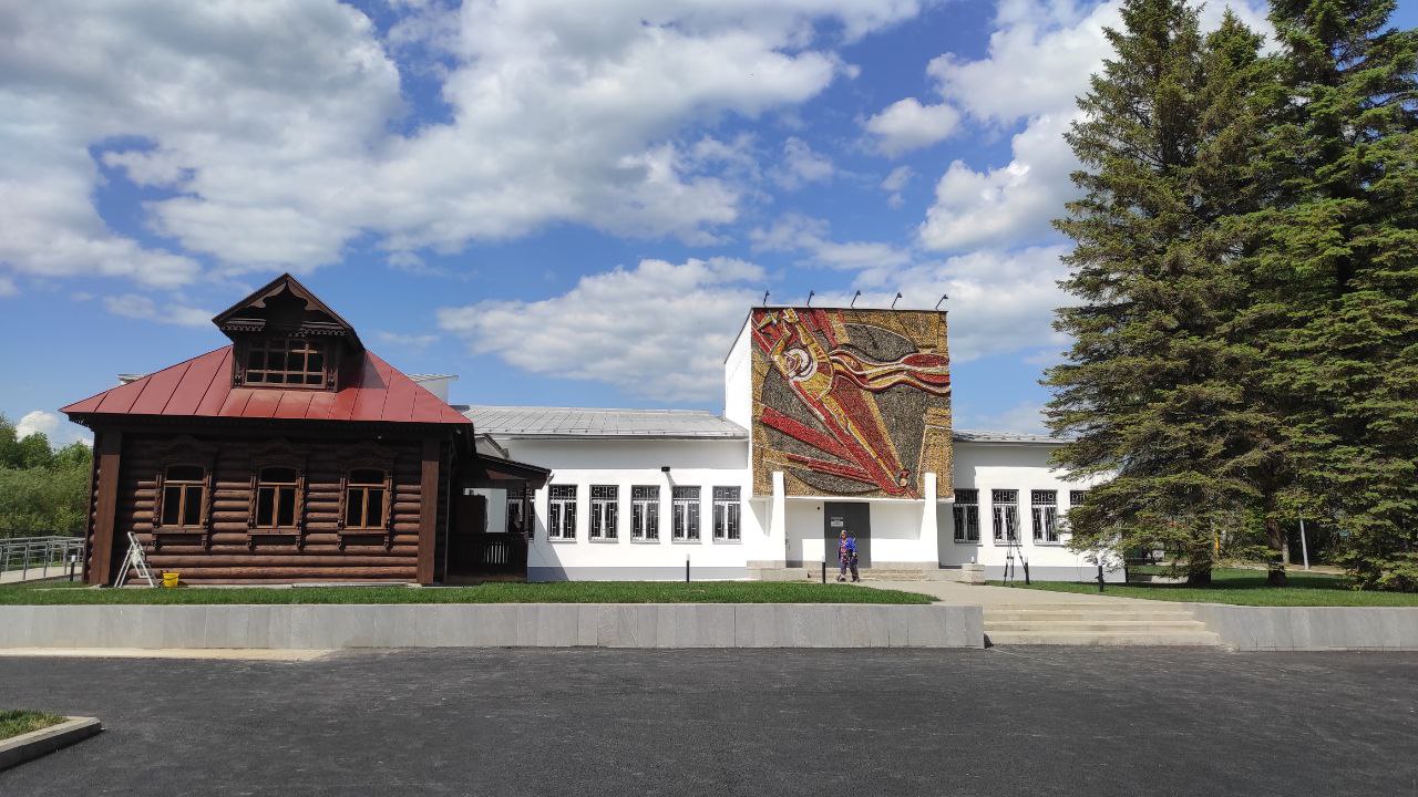 Михаил Евраев предложил сделать архитектурную подсветку музея «Космос» в селе Никульском