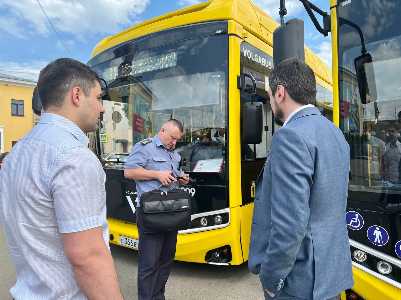 В Ярославле комиссия проверила качество работы новых желтых автобусов