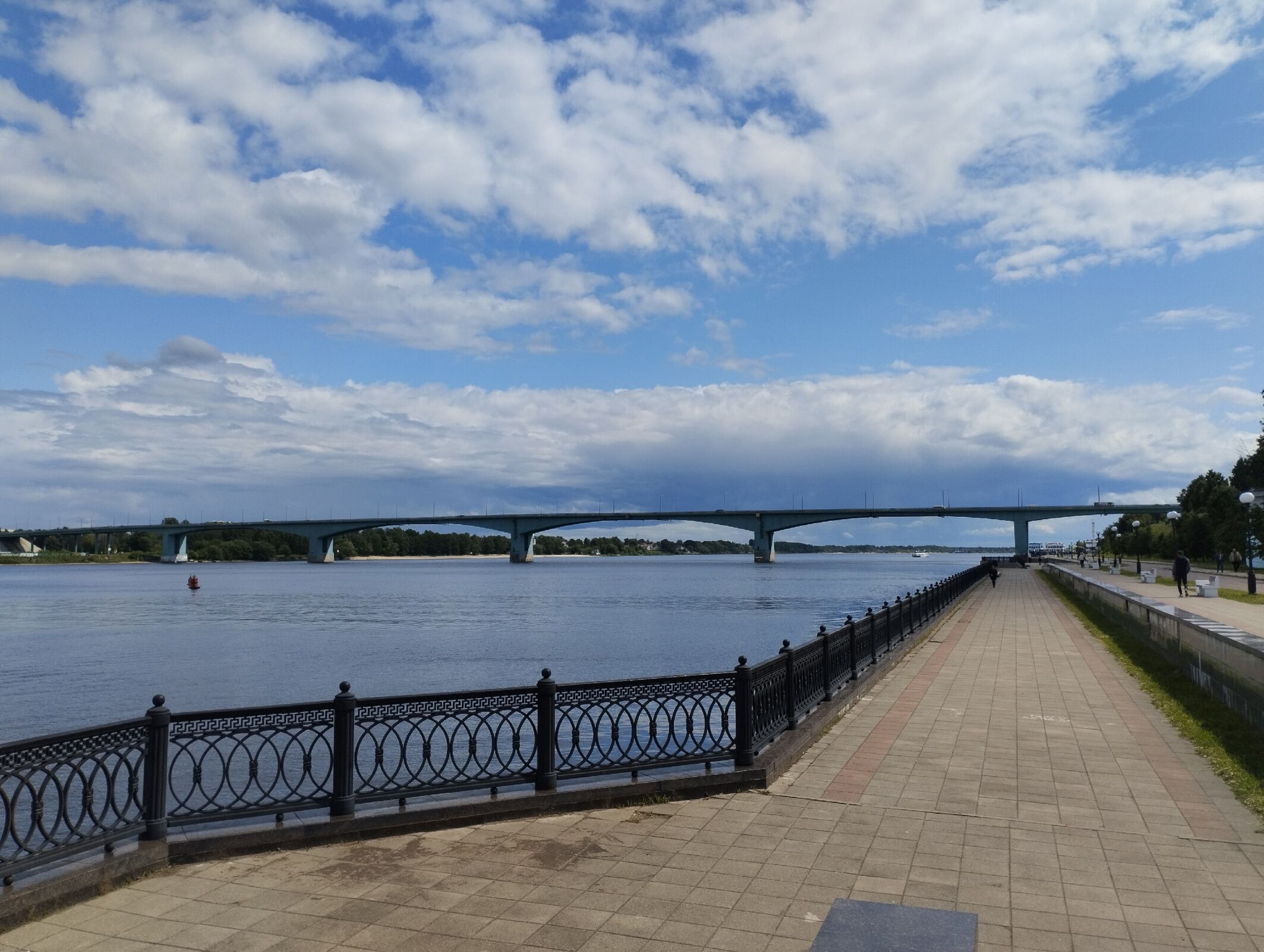 17 июня на Октябрьском мосту временно ограничат движение