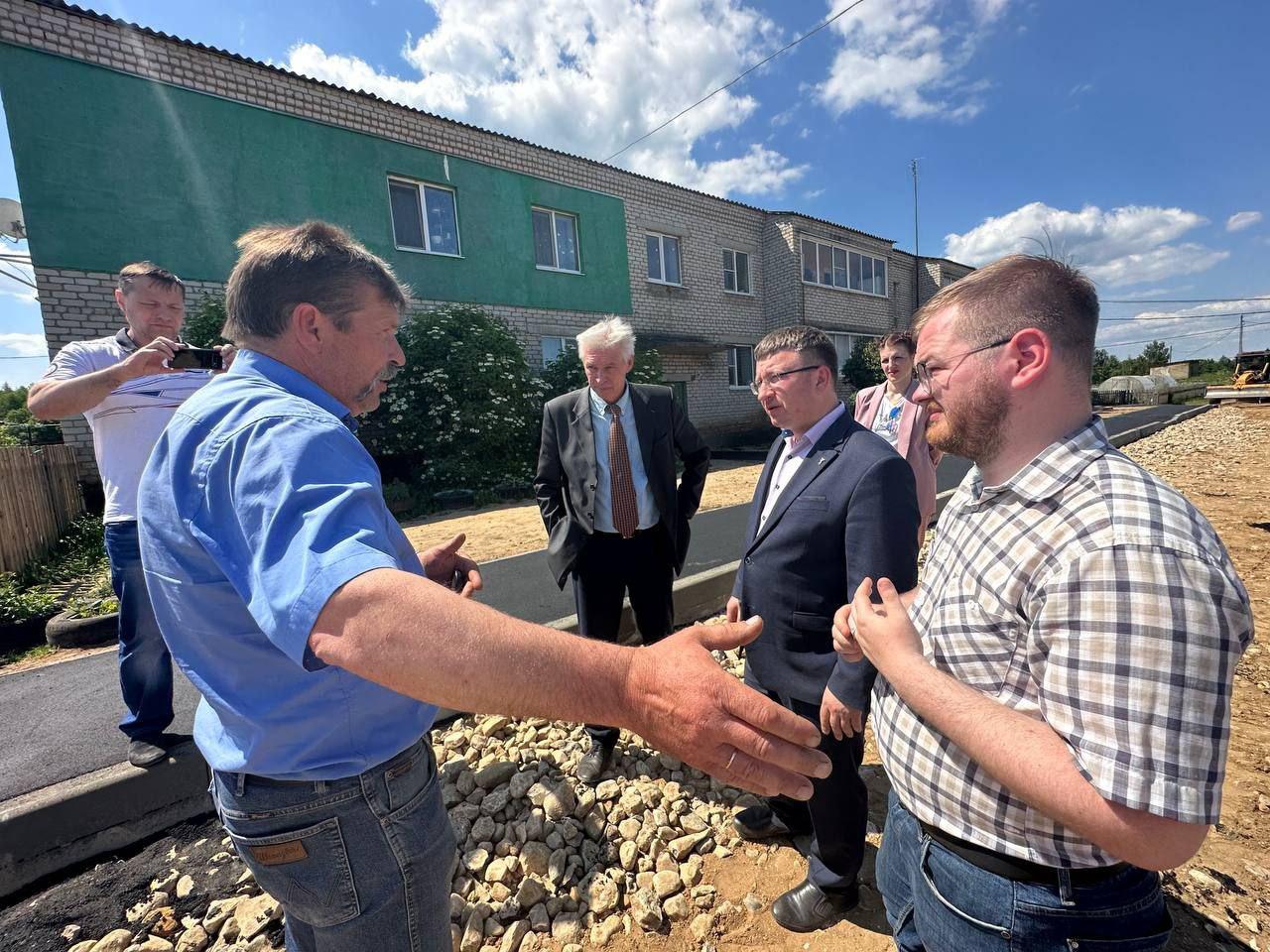 «Губернаторский контроль» посетил объекты благоустройства в селе Брейтово