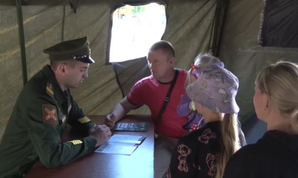 Жители Ярославской области заключают договоры на прохождение службы в СВО зоне.