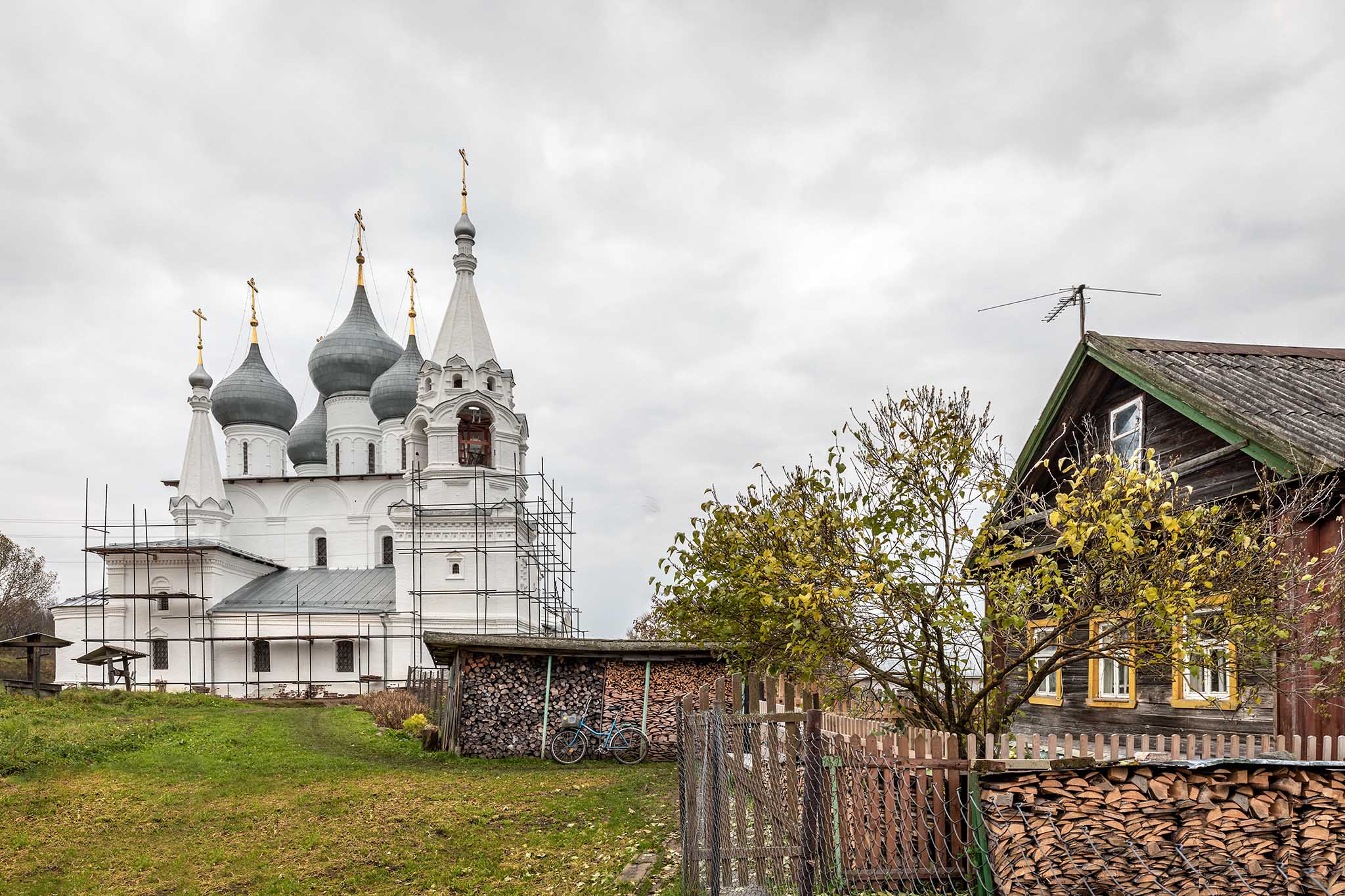 Тутаев Романовская сторона. Спасо-Архангельская Церковь Тутаев. Тутаев достопримечательности. Тутаев современный.