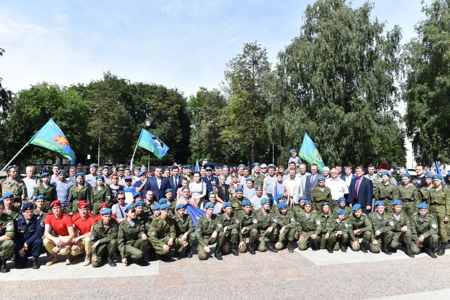 Воздушно-десантные войска России отмечают свой профессиональный праздник 2 августа: "Никто, кроме нас!"