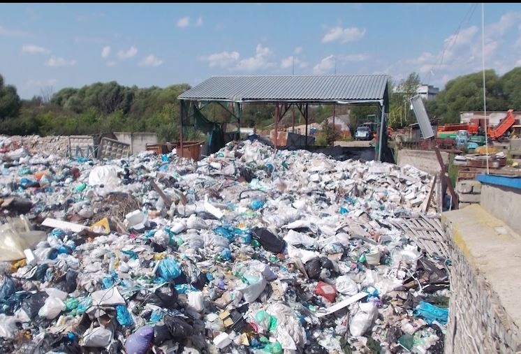 Проверка предприятия по сбору отходов в Переславле из-за возможного попадания вредных веществ в реку