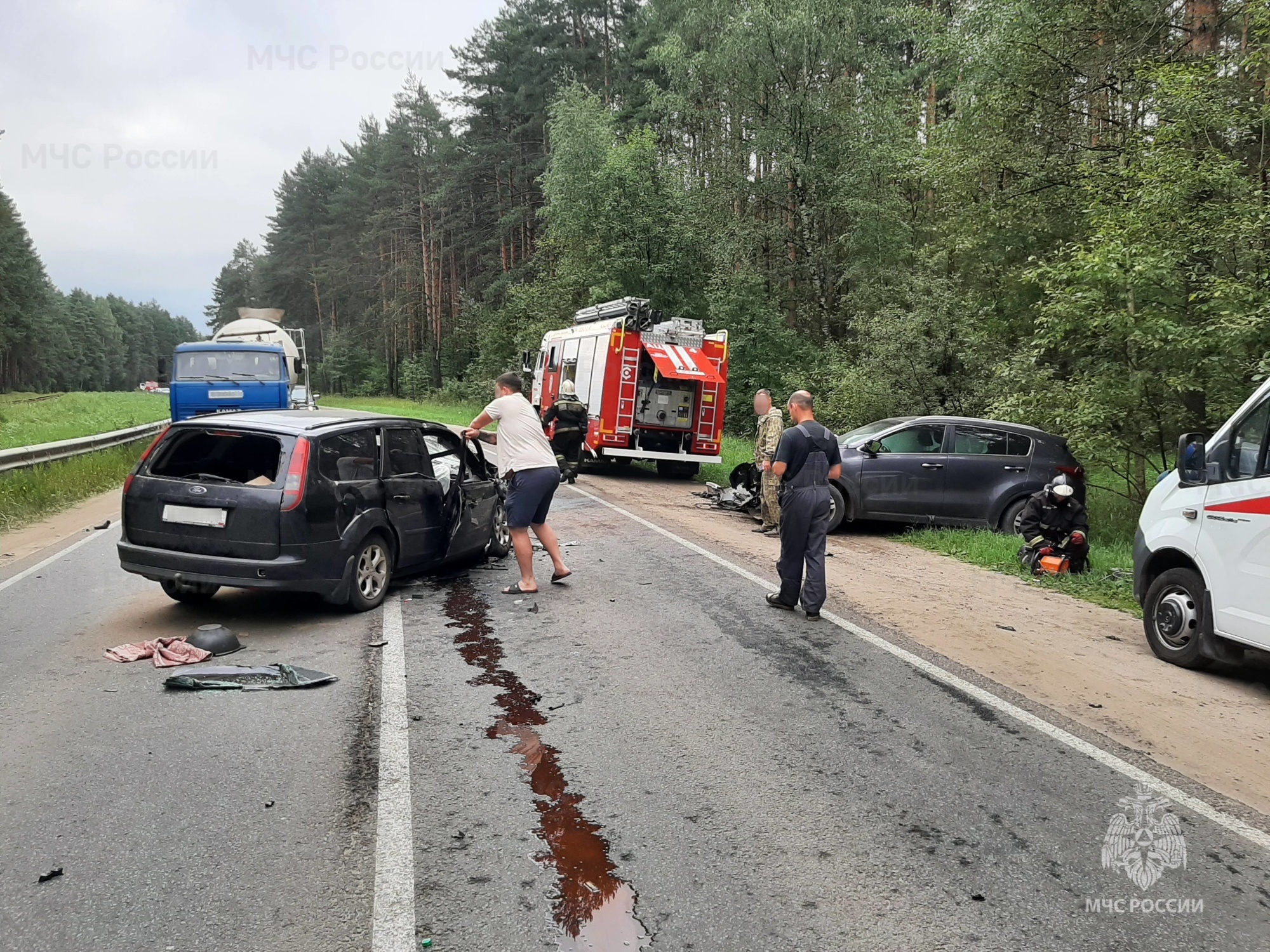 Дорогу до Красного Профинтерна не поделили две легковушки. Есть  пострадавшие | Первый ярославский телеканал