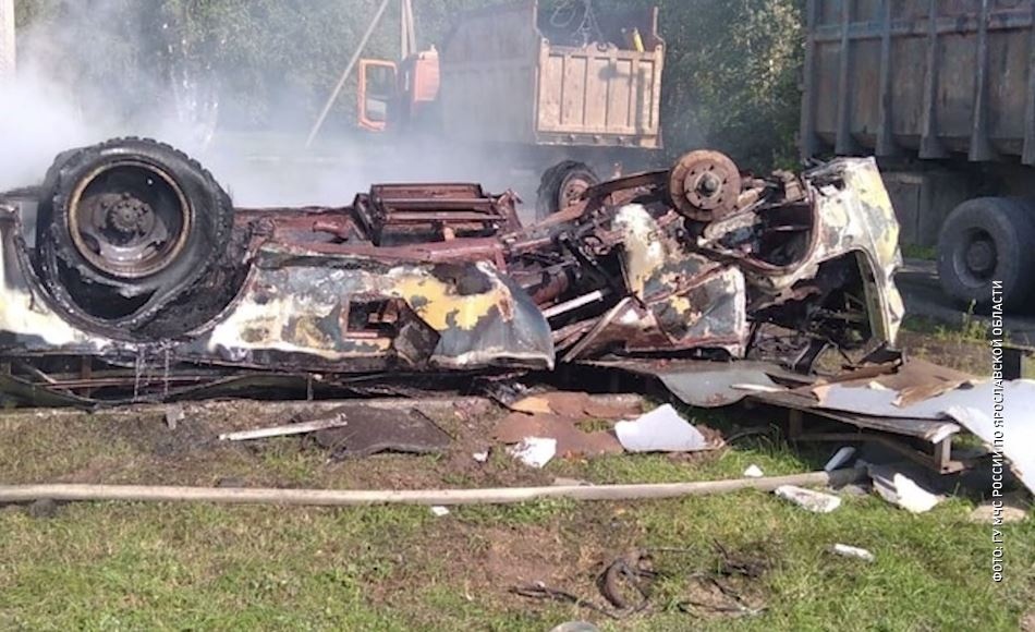 В селе Покровское Угличского района сгорел школьный автобус