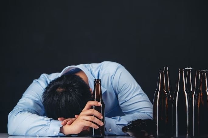 Почему алкоголь вредит коже? Ответы экспертов