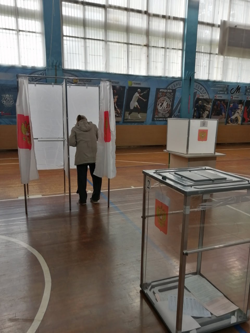 Проголосовать и посмотреть армрестлинг: жители региона продолжают голосовать на выборах