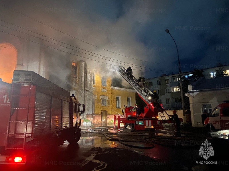 Пожар нанес серьезный ущерб памятнику архитектуры на улице Ушинского в историческом центре Ярославля