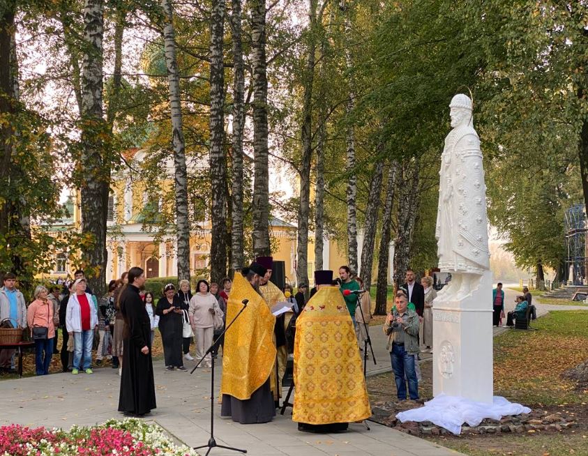 Памятник князю Андрею Большому открыли в Угличе