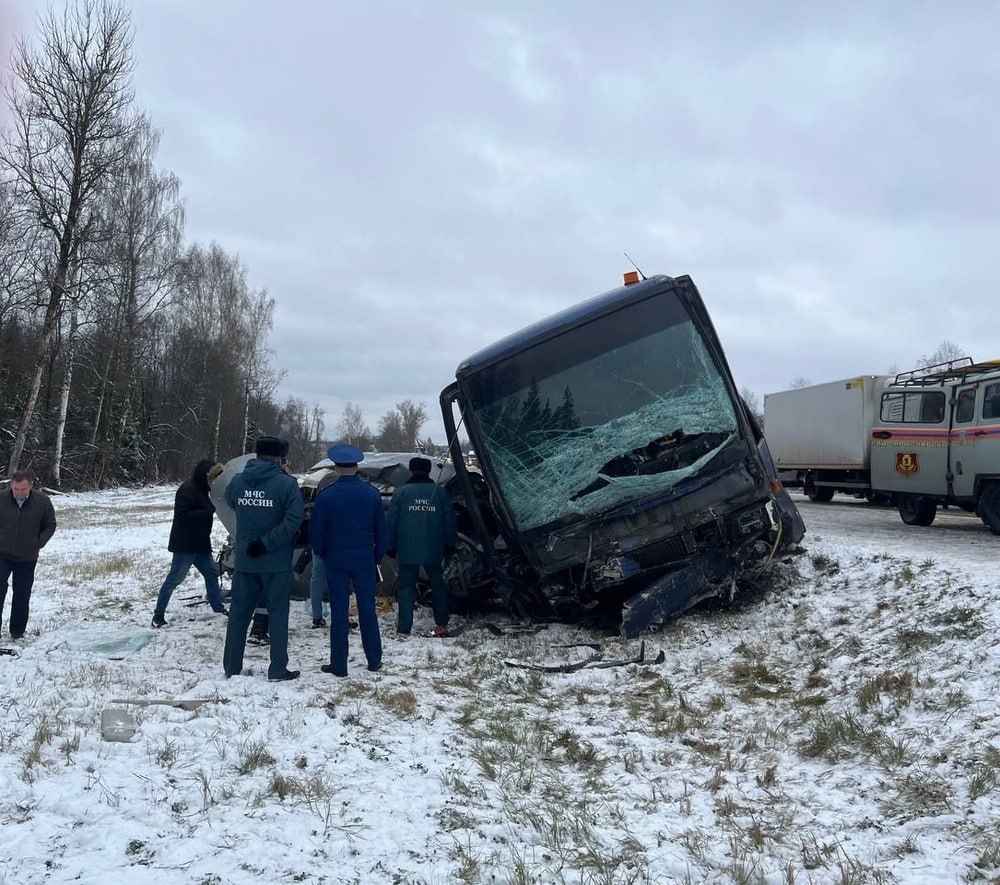 Автобус с детьми попал в смертельное ДТП под Переславлем | Первый  ярославский телеканал