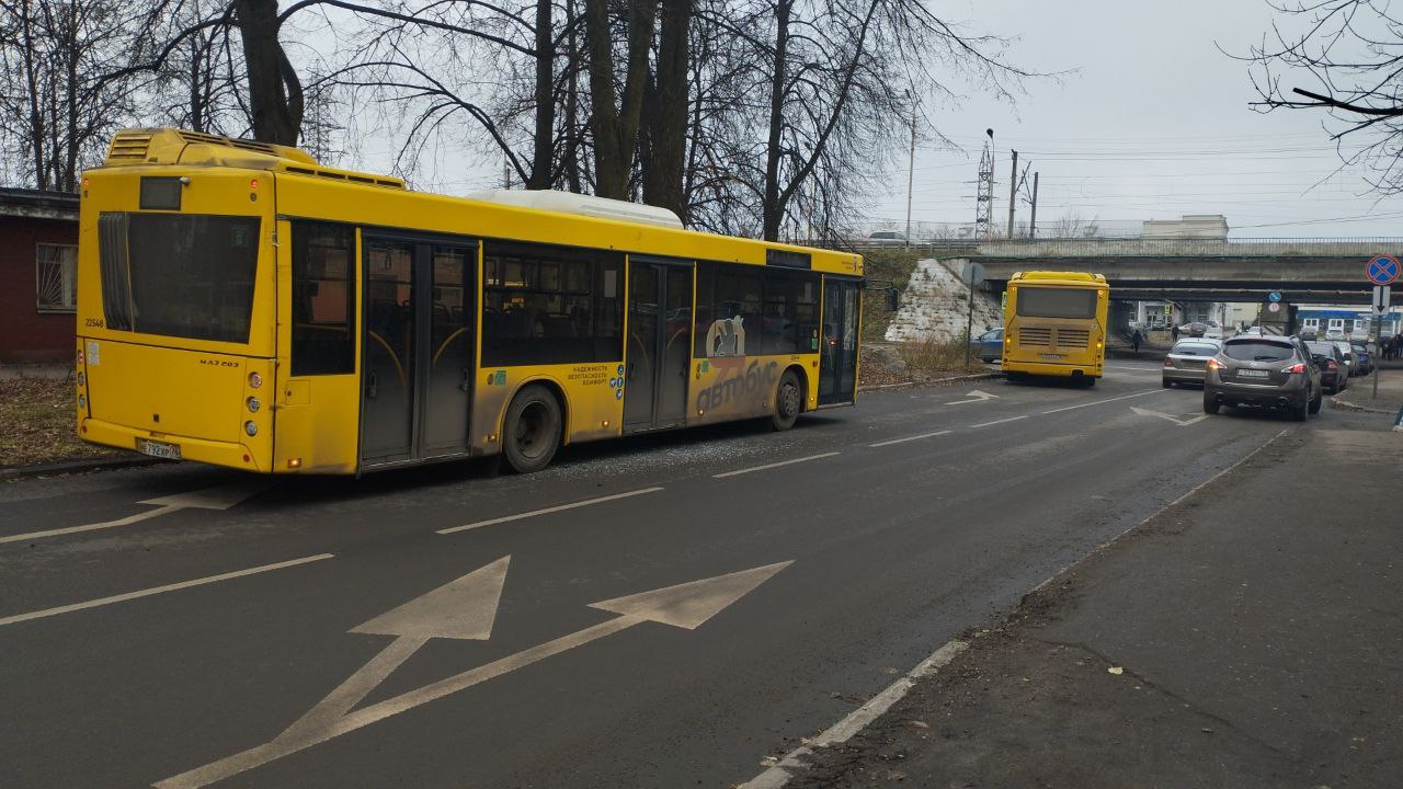 ЧП с общественным транспортом - два автобуса столкнулись на улице Советской в Ярославле