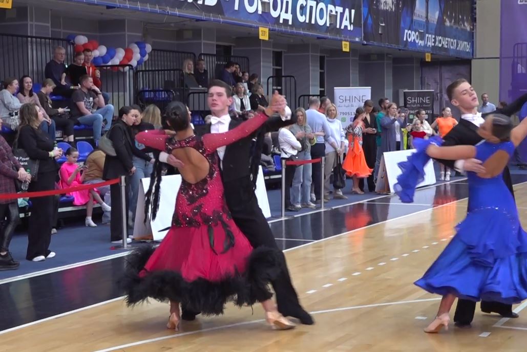 Стук каблуков и шелест ярких платьев: в Ярославле прошёл юбилейный турнир по танцевальному спорту «Ярославия 2023»