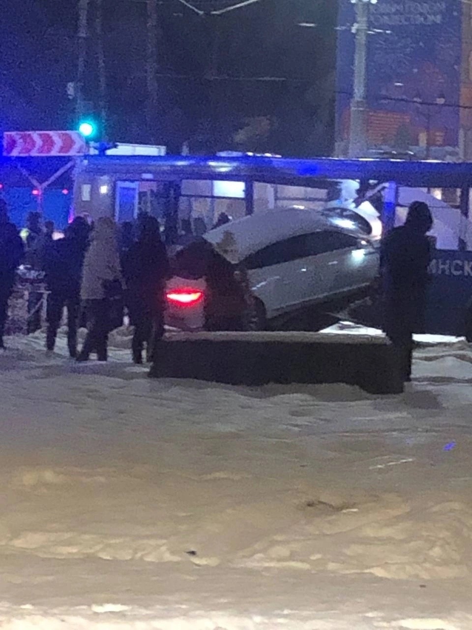 В Рыбинске иномарка на скорости пробила салон автобуса | Первый ярославский  телеканал