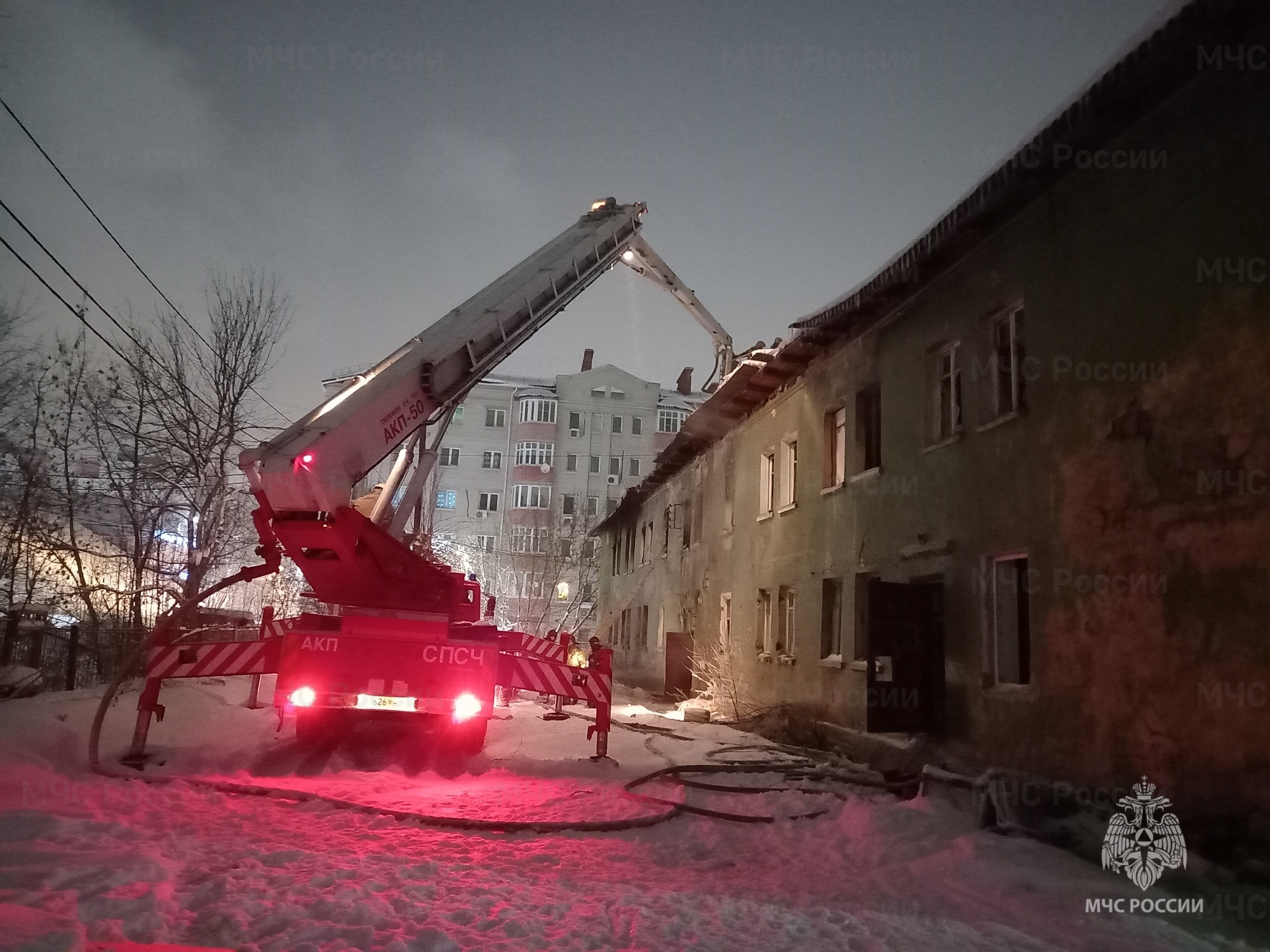 В Ярославле горел многоквартирный дом | Первый ярославский телеканал