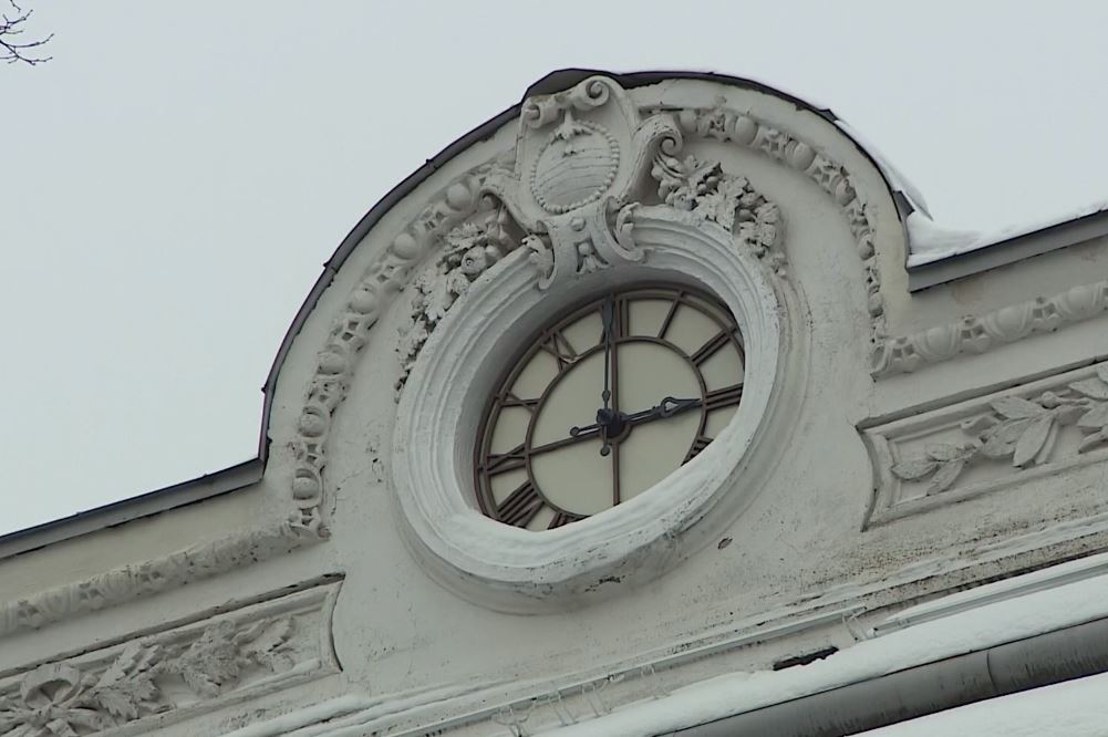 В Ярославле закончился долгожданный ремонт музыкальных часов на здании Музея истории города