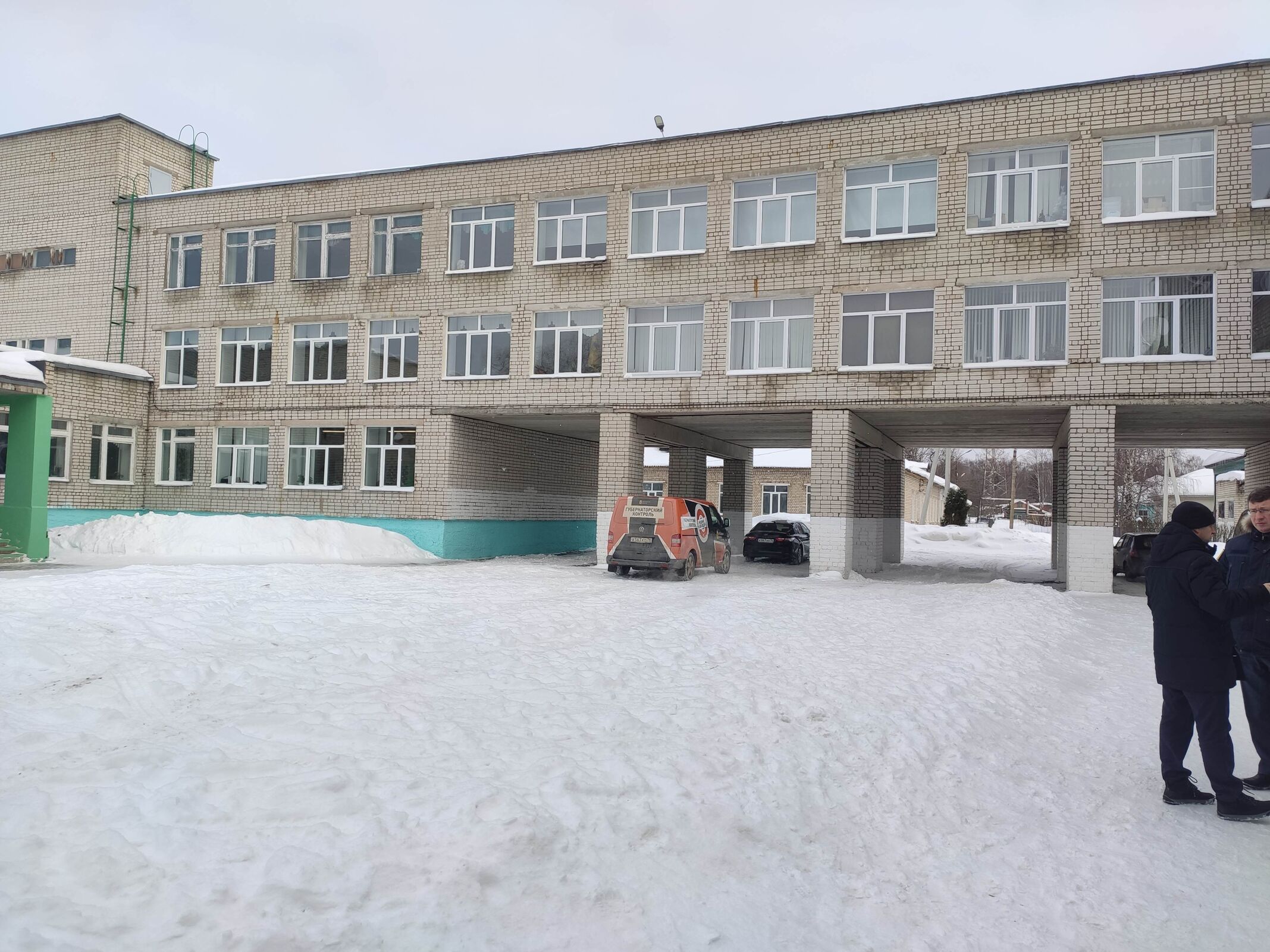 В Ярославле проверили школу, отремонтированную два года назад