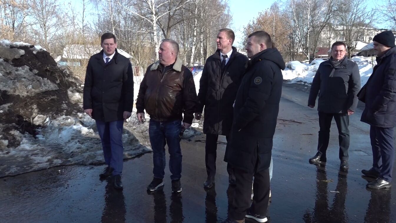В Ярославле сегодня специальная комиссия осмотрела аварийные дорожные участки