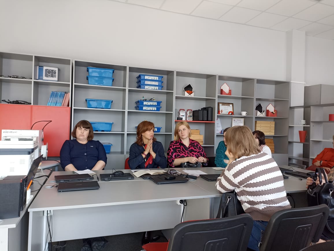 Педагоги обсуждают систему воспитательной работы на конференции по сельским школам в Ярославле
