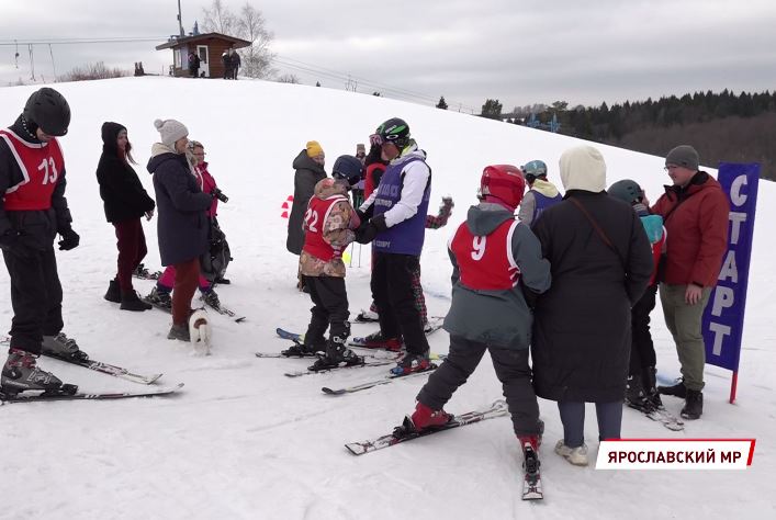 Под Ярославлем прошли соревнования по горным лыжам среди детей с ограниченными возможностями здоровья