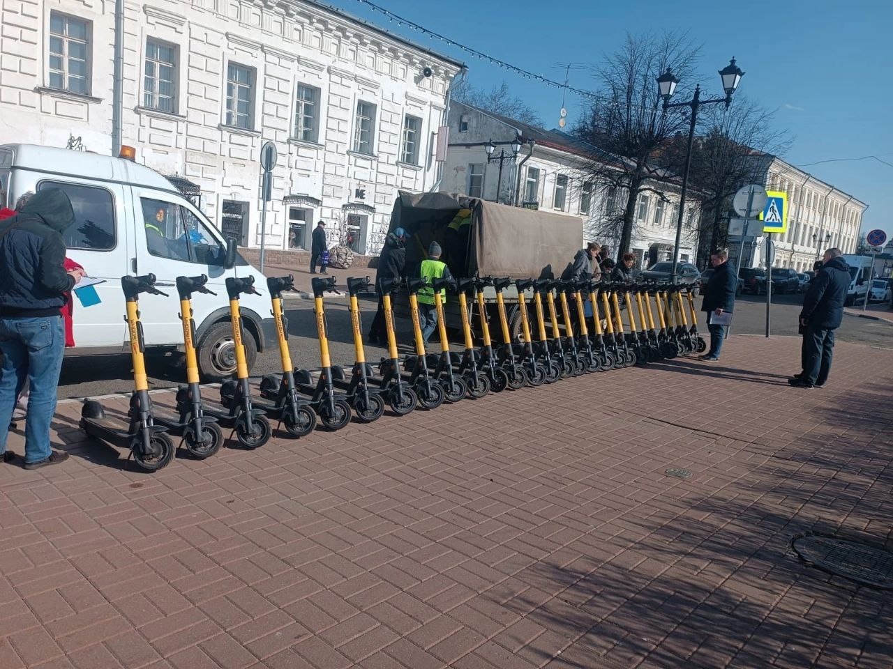 Губернатор Ярославской области поручил навести порядок на рынке электросамокатов в регионе