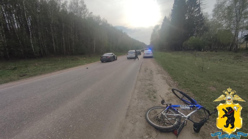 В Переславском районе «Мерседес» сбил 18-летнюю велосипедистку