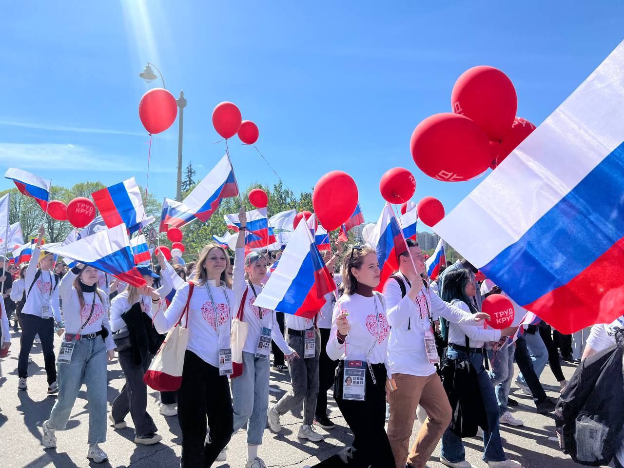 Ярославцы приняли участие в шествии «Май! Труд крут!» на форуме-выставке «Россия» в Москве