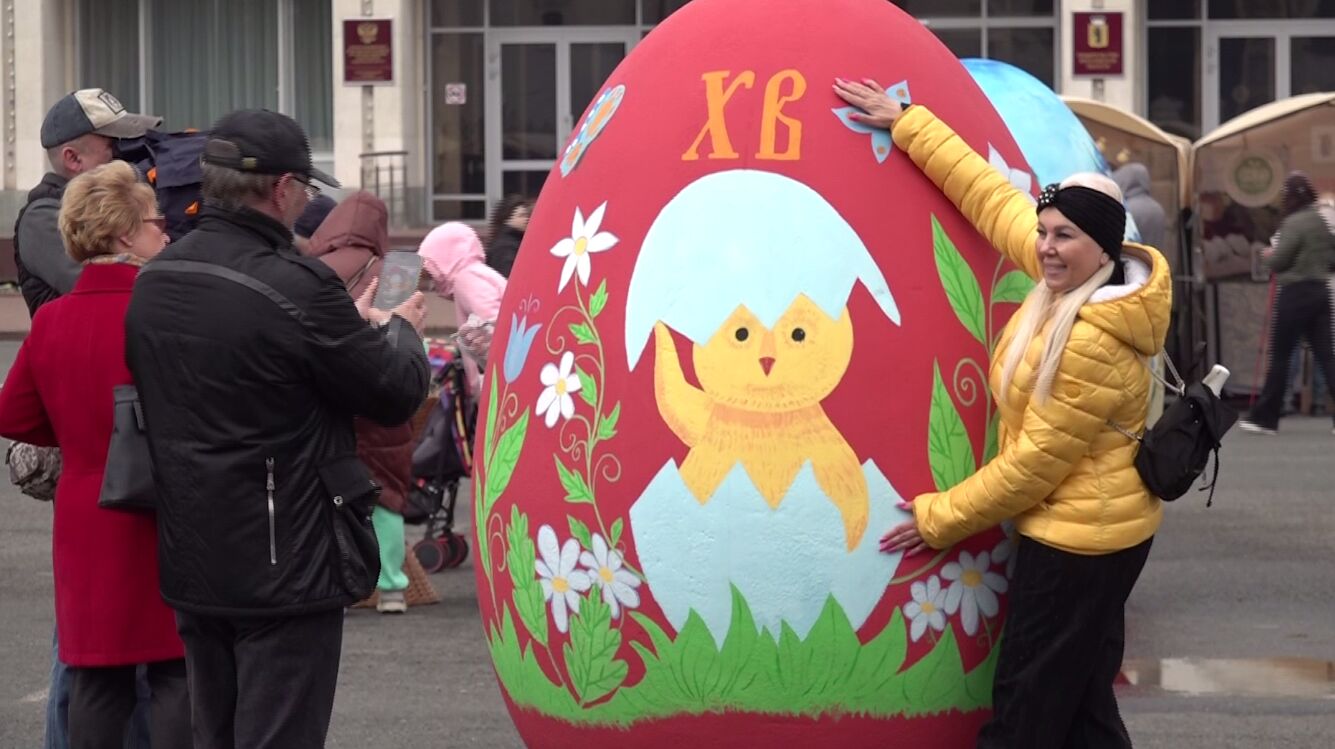 Разноцветные куличи и гастрономическая ярмарка: в Ярославле состоялся пасхальный фестиваль