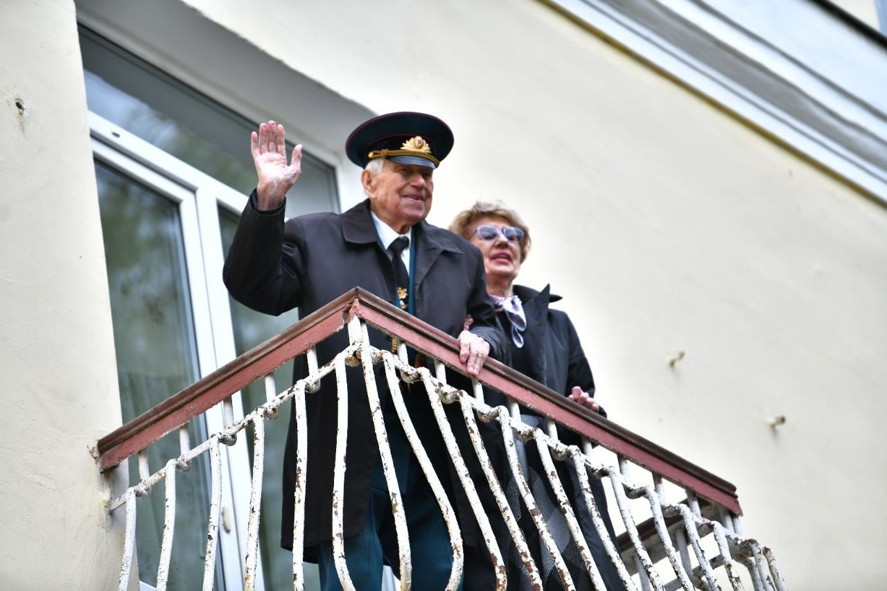 В преддверии Дня Победы в Ярославле чествуют ветеранов