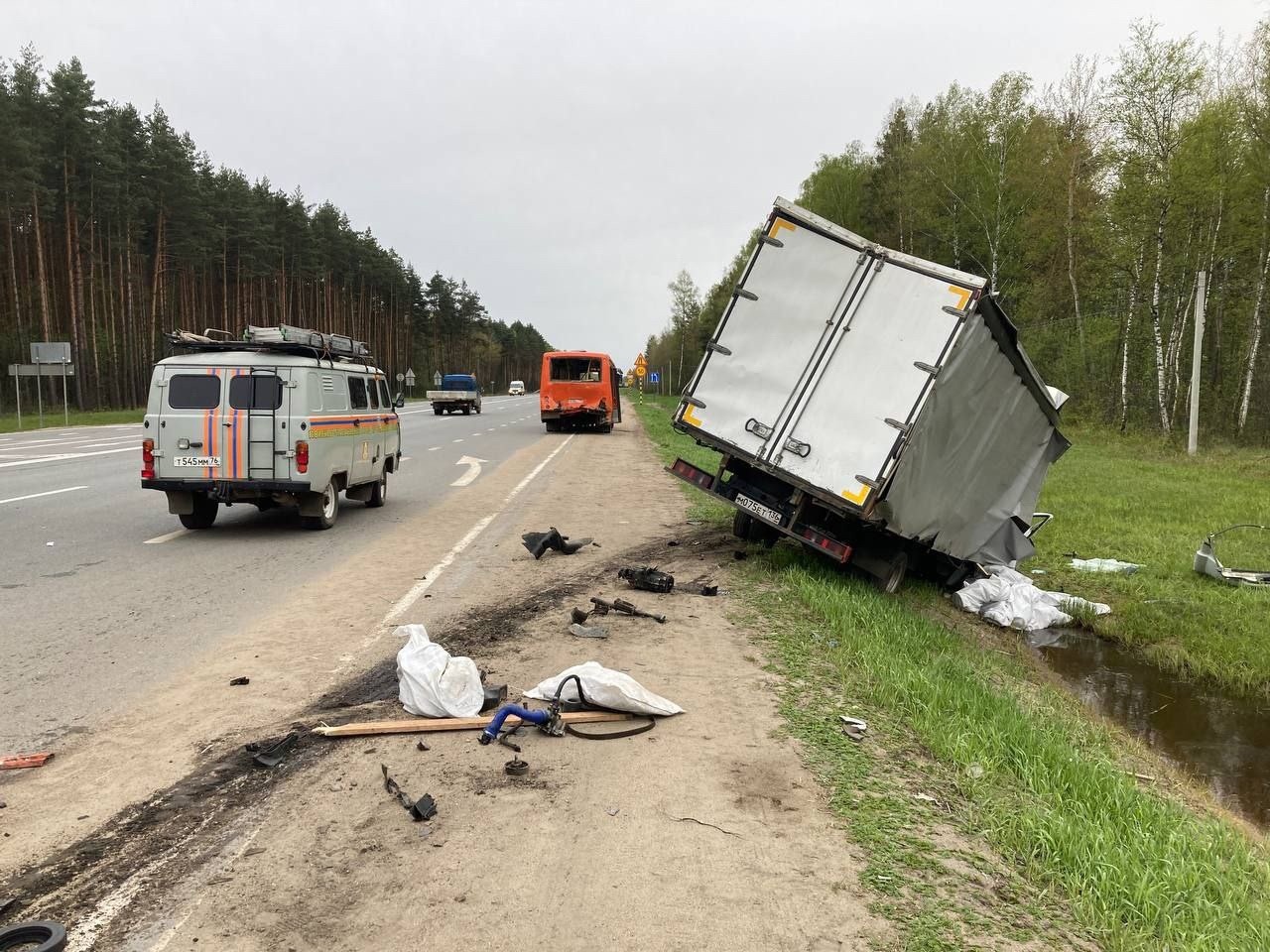 Авария с автобусом произошла в Ростовском районе области