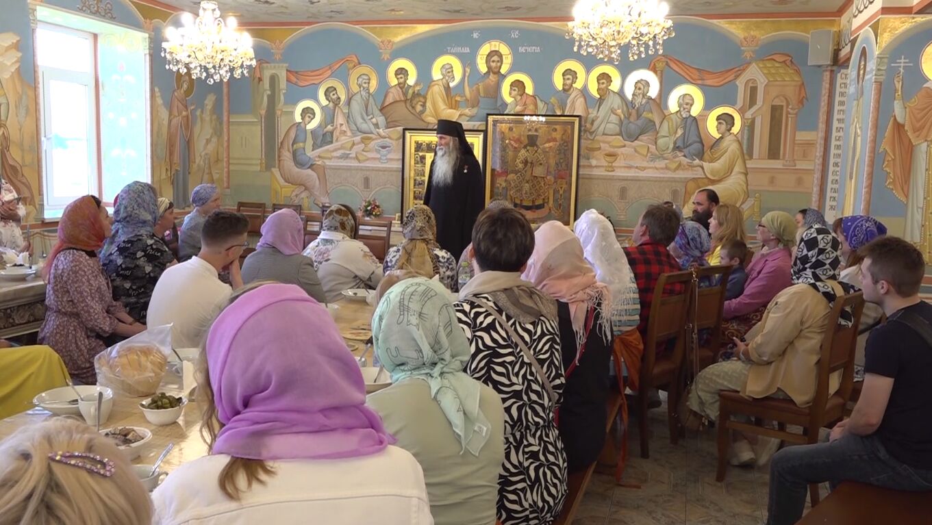 Герой Советского союза монах Киприан встретился с ярославцами в Толгском монастыре