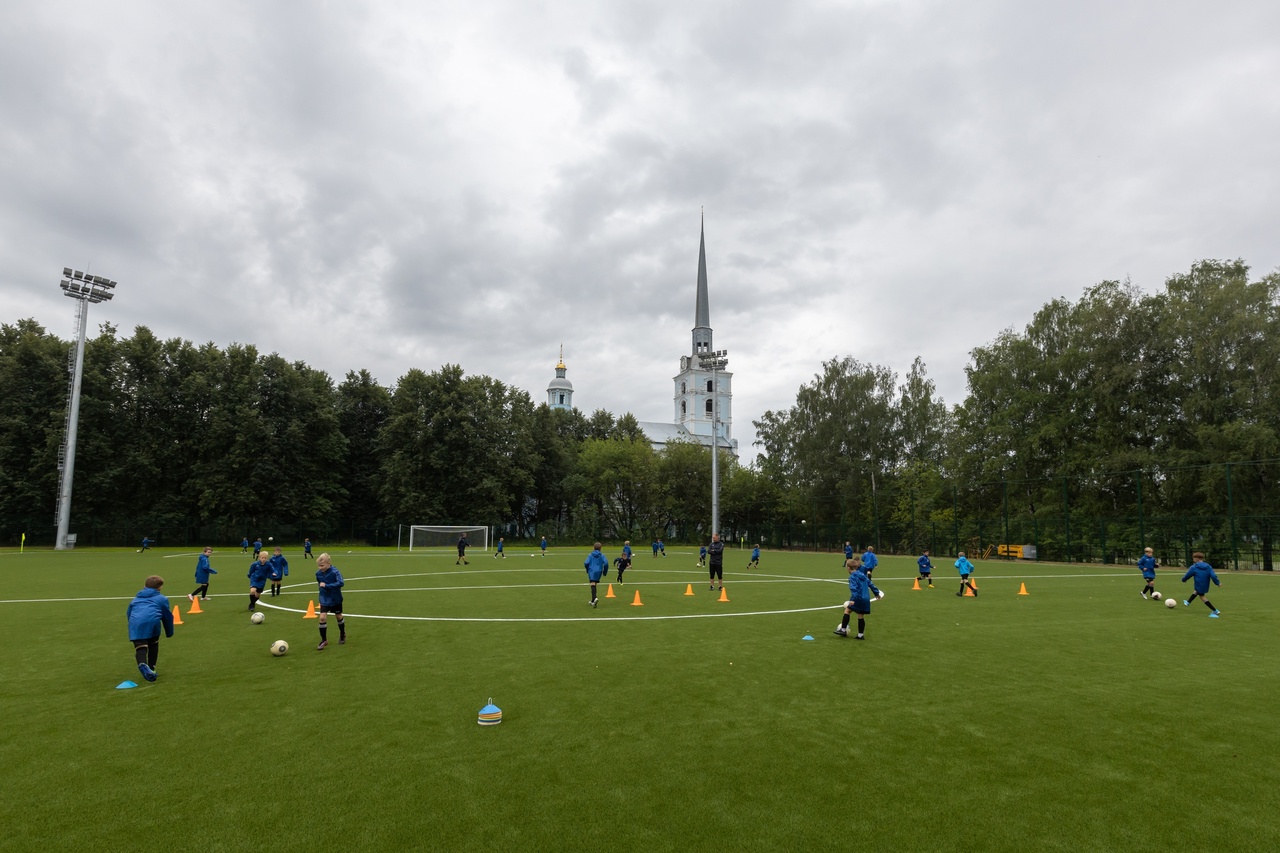 Рядом с Петропавловским парком в Ярославле открыли футбольные поля