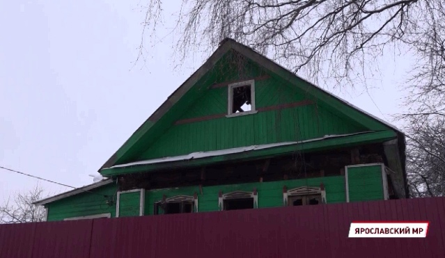 В пожаре под Ярославлем погибла женщина